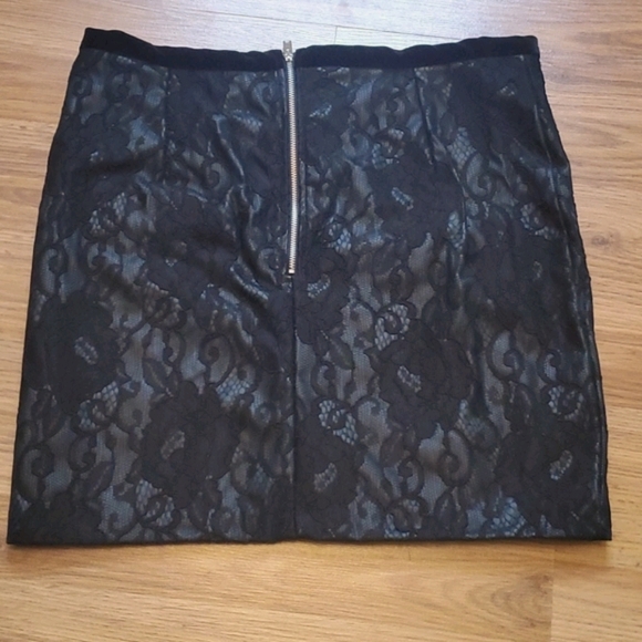 Zara Lace Skirt - Picture 3 of 7